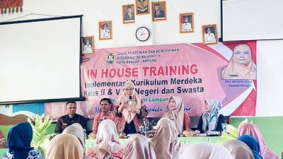 Kadisdikbud Bandar Lampung Sapa Guru Penuh Keceriaan Saat Buka IHT IKM Korwil III