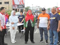 Wali Kota Eva Dwiana Sapa Warga di Kegiatan Car Free Day Tugu Adipura Bandar Lampung