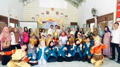 Mahasiswa KKN Unila Berhasil Ciptakan Motif & Tari Khas Desa Banjar Agung