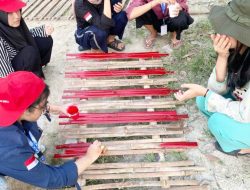 Kelompok KKN Unila Desa Palas Aji Digitalisasi Kebun Tanaman Obat Keluarga