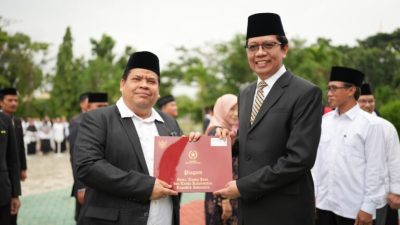 Mantap! 38 PNS UIN RIL Terima Satyalancana Karya Satya Dari Presiden Republik Indonesia