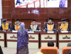 Dian Kagungan Raih Gelar Doktor Usai Presentasikan Disertasi Soal Heptafelix