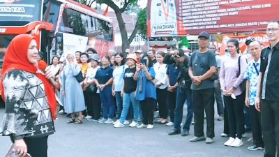 Pemkot Berangkatkan 150 Warga Tiga Pemeluk Agama Ikut Wisata Rohani