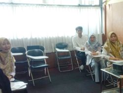 UPT Bahasa Gelar Pelatihan Bahasa Inggris bagi Tenaga Kependidikan