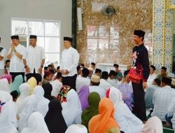 Jemaah Masjid Nurul Huda Raih Hadiah Umrah Setelah Jawab Pertanyaan Bunda Eva