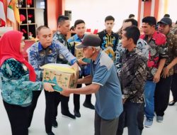 Pemkot Bandar Lampung Salurkan 300 Paket Bantuan Kepada Petugas Kebersihan & ASN Golongan 1