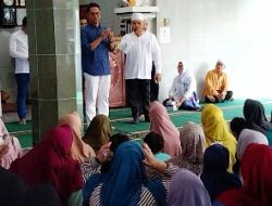 Zulhas Bagikan Zakat Maal Dan Perkenalkan Sang Menantu Raditio Egi Pratama