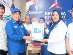Aspri Hotman Ambil Formulir Penjaringan Walkot di DPC Demokrat Bandar Lampung