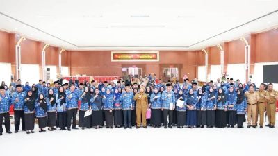 Wali Kota Bandar Lampung Serahkan 115 SK Pensiun PNS