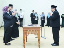 Rektor Lantik Pejabat Baru dan Sampaikan Harapan untuk Pengembangan FMIPA Unila