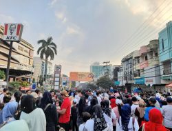 Puluhan Ribu Warga Antusias Ikuti Jalan Sehat Meriahkan HUT Kota Bandar Lampung Ke-342