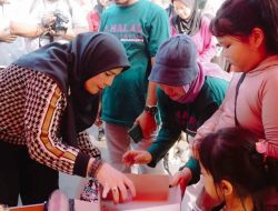 Wali Kota Eva Dwiana Bagikan Hadiah Umrah di Taman UMKM Bung Karno