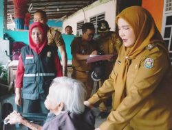 Wali Kota Bandar Lampung Bantu Warga Disabilitas Kursi Roda, Tongkat, dan Alat Bantu Dengar
