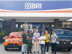 Dua Nasabah BRI Branch Office Tulang Bawang Raih Mobil Undian Panen Hadiah Simpedes Semester II 2023