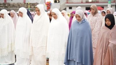 Wali Kota Eva Dwiana Ikuti Salat Idul Adha 1445H Di Stadion Mini Way Dadi