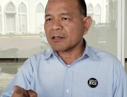 Pencopotan Spanduk Depan Kantor Kelurahan Way Urang, Tim Pemenangan Balonbup Lampung Selatan Radityo Egi Pratama Siapkan Langkah-langkah Hukum
