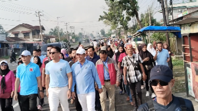Dapatkan Kado Istimewa, Radityo Egi Pratama Jalan Sehat Bersama Masyarakat Kecamatan Natar