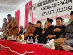 Limas Anggota DPRD Hadiri Musrenbang di Lapangan SMP 1 Rajabasa
