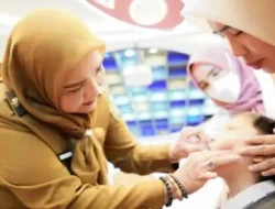 Pantau Pin Polio, Eva Dwiana Himbau Masyarakat Bawa Anaknya Ke Posyandu