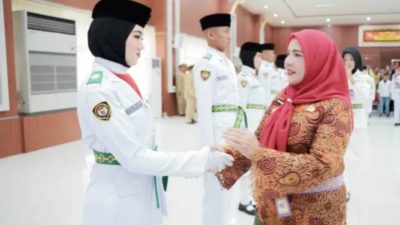 Wali Kota Eva Dwiana Kukuhkan 34 Paskibraka HUT Ke-79 RI