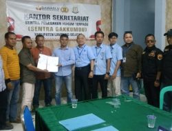 Datangi Kantor Bawaslu Lamsel, Tim Kuasa Hukum EGI-Syaiful Laporkan Oknum Camat Dan Kades Diduga Tidak Netralitas