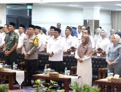 Wakil Ketua Sementara DPRD Kostiana dan Sekretaris DPRD Tina Malinda Hadiri Acara Peringatan Maulid Nabi Muhammad SAW