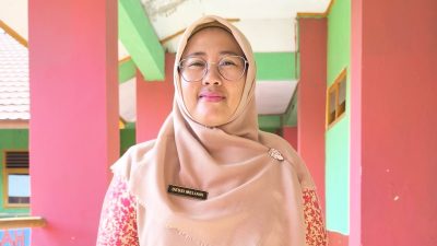 Guru SDN 1 Gulak Galik Bantah Kepala Sekolah Arogan, Justru Selalu Tersenyum