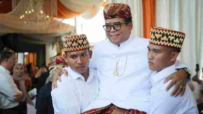 Pj Gubernur Samsudin dan Istri Maidawati Menghadiri Acara Begawi Agung Marga Balau