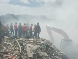 Pemadaman Api di TPA Bakung Habiskan 602 Ribu Liter Air