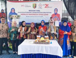 Pj Ketua TP PKK Lampung Didampingi Ketua IKBL Resmikan Galeri IKBL