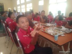 Korem 043/Gatam Adakan MBG Bersama Siswa SLB