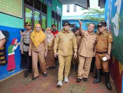 Pj. Gubernur Lampung Tinjau Langsung Wilayah Terdampak Banjir dan Pastikan Penyaluran Bantuan Untuk Masyarakat Korban Banjir