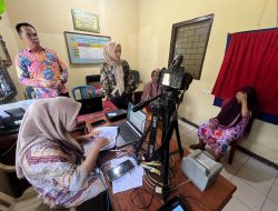 Pemkot Bandar Lampung Salurkan Dokumen Penting Korban Banjir