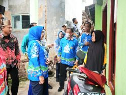 Unila Gelar Bakti Sosial bagi Korban Banjir di Cimeng