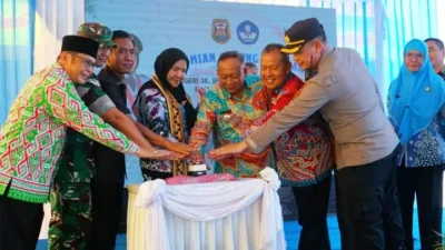 Wali Kota Eva Dwiana Resmikan Empat Gedung SD – SMP