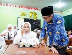 Pj Gubernur Lampung Tinjau MGB di SMAN 1 dan SMAN Utama Bandar Lampung