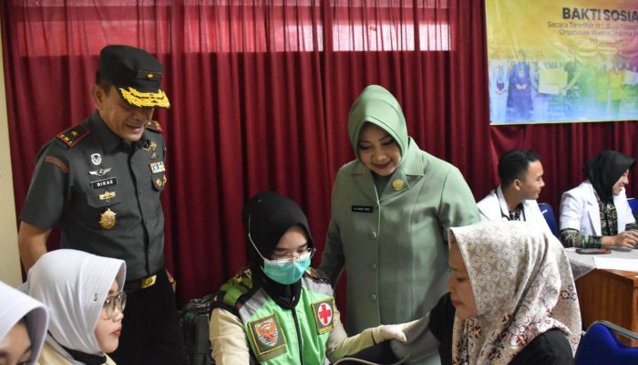 Peringati HUT Ke-61 Dharma Pertiwi, Danrem 043/Gatam: Jadikan Momen Berbagi Kasih dan Perhatian