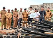 Bupati Egi Serahkan Bantuan Bedah Rumah Pasca Kebakaran di Sidomulyo