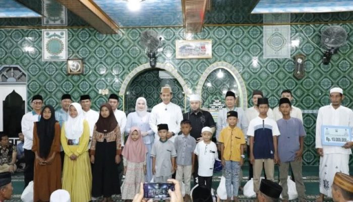 EGI Hadiri Safari Ramadhan Dan Serahkan Dana Hibah Masjid Di Kecamatan Rajabasa
