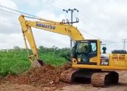 Perbaiki Ruas Tajab-Adi Jaya Way Kanan, Gubernur Mirza Minta Pelaku Usaha Ikut Jaga Jalan Tetap Mulus