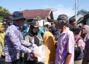 Pulang Retreat, Eva Dwiana Salurkan Bantuan Untuk Korban Terdampak Banjir