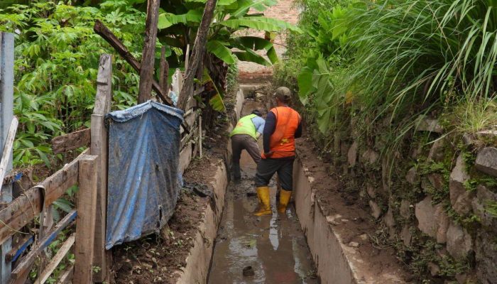 Wali Kota Bandar Lampung Instruksikan Dinas PU Bersihkan Material Bekas Terdampak Banjir