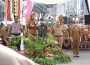 Wali Kota Eva Dwiana Pimpin Apel Siaga Satgas Idulfitri 1446 H di Tugu Adipura