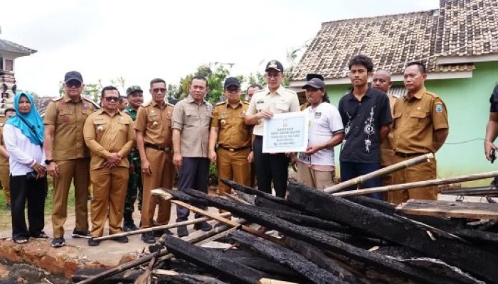 Korban Musibah Kebakaran Dapatkan Bantuan Dari Pemkab Lampung Selatan