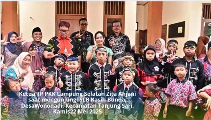 Zita Anjani Riang Gembira Bersama Siswa SLB Kasih Bunda