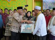 Gubernur Lampung Serahkan Bantuan Sapi Kurban dari Presiden RI