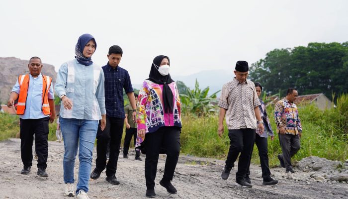 Pemerintah Kota Bandar Lampung Cor Beton Jalan Teuku Cik Ditiro