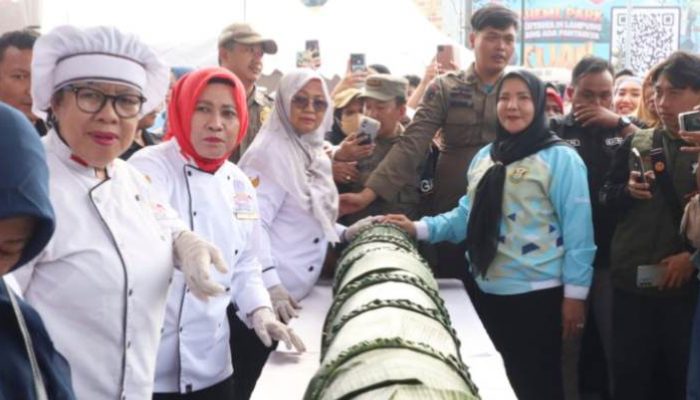 Sekubal Lampung 25 Meter Pecahkan Rekor MURI