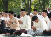 Ketua DPRD Lampung Salat Iduladha Bersama Gubernur