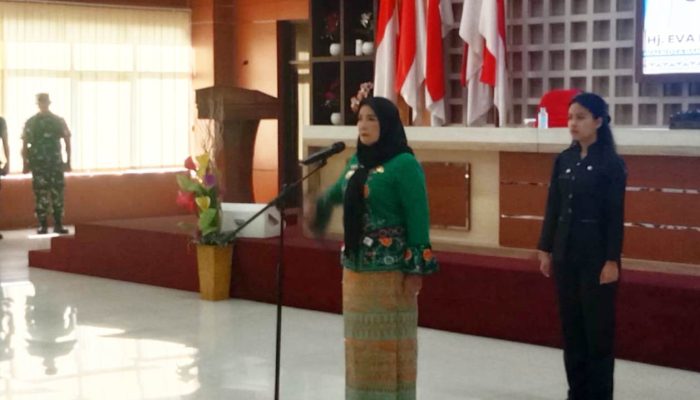 Wali Kota Eva Dwiana Lantik 38 Anggota Paskibraka dan Duta Purna Paskibraka Indonesia Kota Bandar Lampung